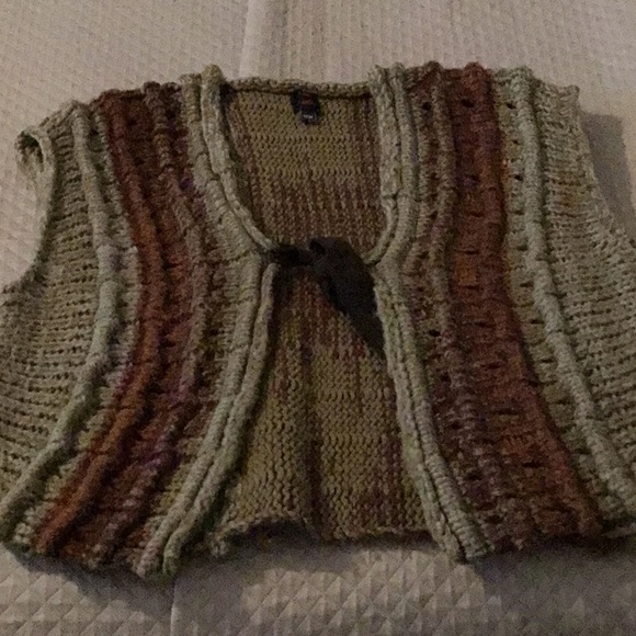Multi color vest knitted made in Israel like new - Picture 1 of 2